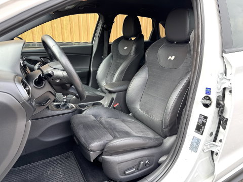 Hyundai i30 2.0 T-GDI N2 Performance | 275 PK! | Apple Carplay | Android Auto | Camera | Stuurwielverwarming | Stoelverwarming | Elektrische Stoelen + Geheugen | Lane Assist | Afneembare Trekhaak |