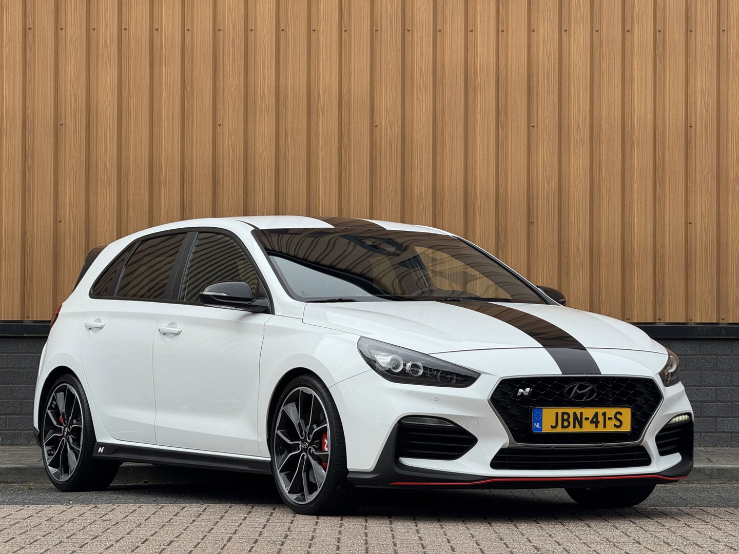 Hyundai i30 2.0 T-GDI N2 Performance | 275 PK! | Apple Carplay | Android Auto | Camera | Stuurwielverwarming | Stoelverwarming | Elektrische Stoelen + Geheugen | Lane Assist | Afneembare Trekhaak |