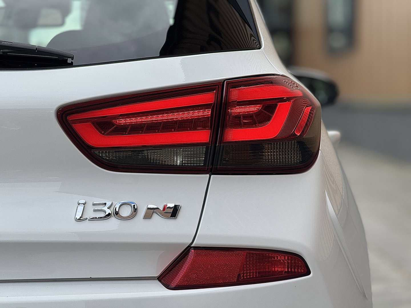 Hyundai i30 2.0 T-GDI N2 Performance | 275 PK! | Apple Carplay | Android Auto | Camera | Stuurwielverwarming | Stoelverwarming | Elektrische Stoelen + Geheugen | Lane Assist | Afneembare Trekhaak |