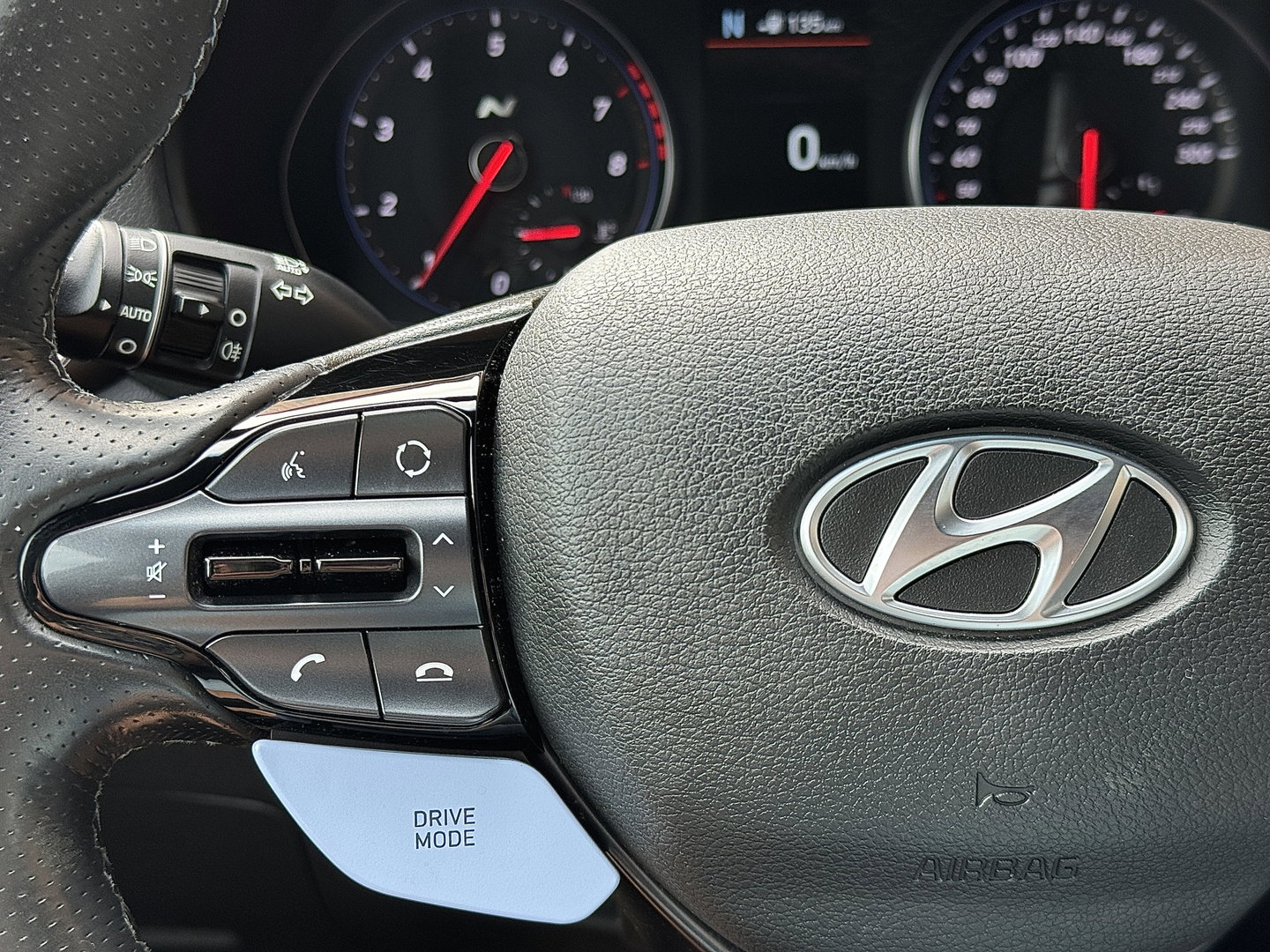 Hyundai i30 2.0 T-GDI N2 Performance | 275 PK! | Apple Carplay | Android Auto | Camera | Stuurwielverwarming | Stoelverwarming | Elektrische Stoelen + Geheugen | Lane Assist | Afneembare Trekhaak |