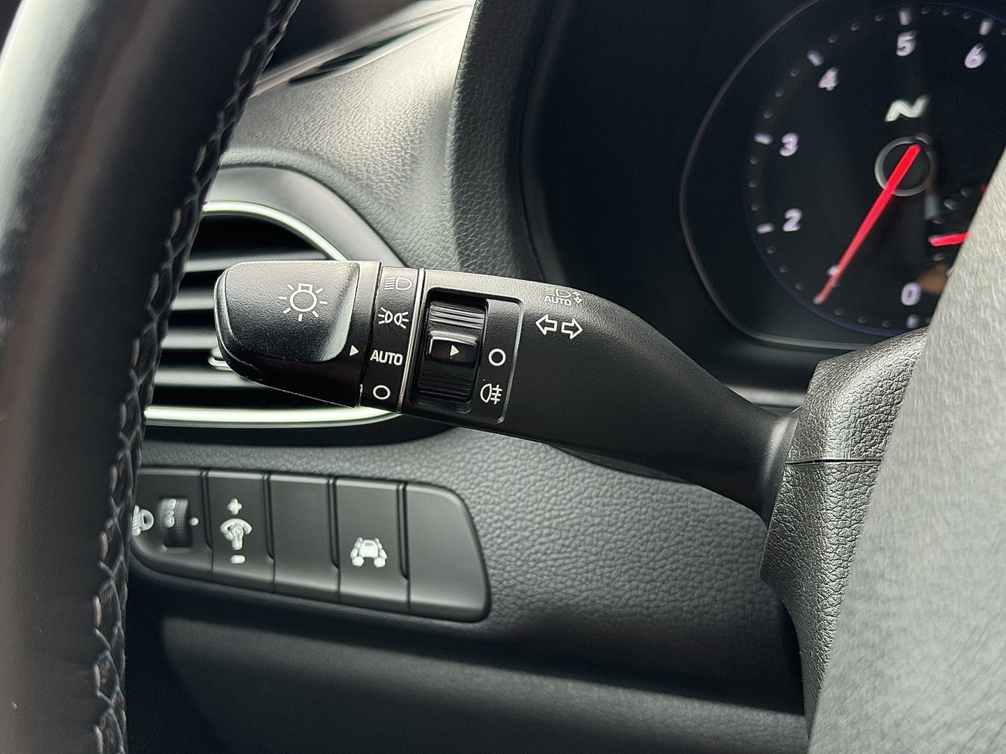 Hyundai i30 2.0 T-GDI N2 Performance | 275 PK! | Apple Carplay | Android Auto | Camera | Stuurwielverwarming | Stoelverwarming | Elektrische Stoelen + Geheugen | Lane Assist | Afneembare Trekhaak |