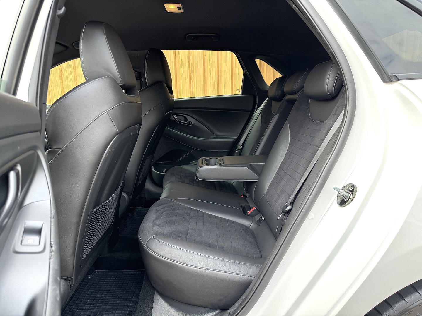 Hyundai i30 2.0 T-GDI N2 Performance | 275 PK! | Apple Carplay | Android Auto | Camera | Stuurwielverwarming | Stoelverwarming | Elektrische Stoelen + Geheugen | Lane Assist | Afneembare Trekhaak |