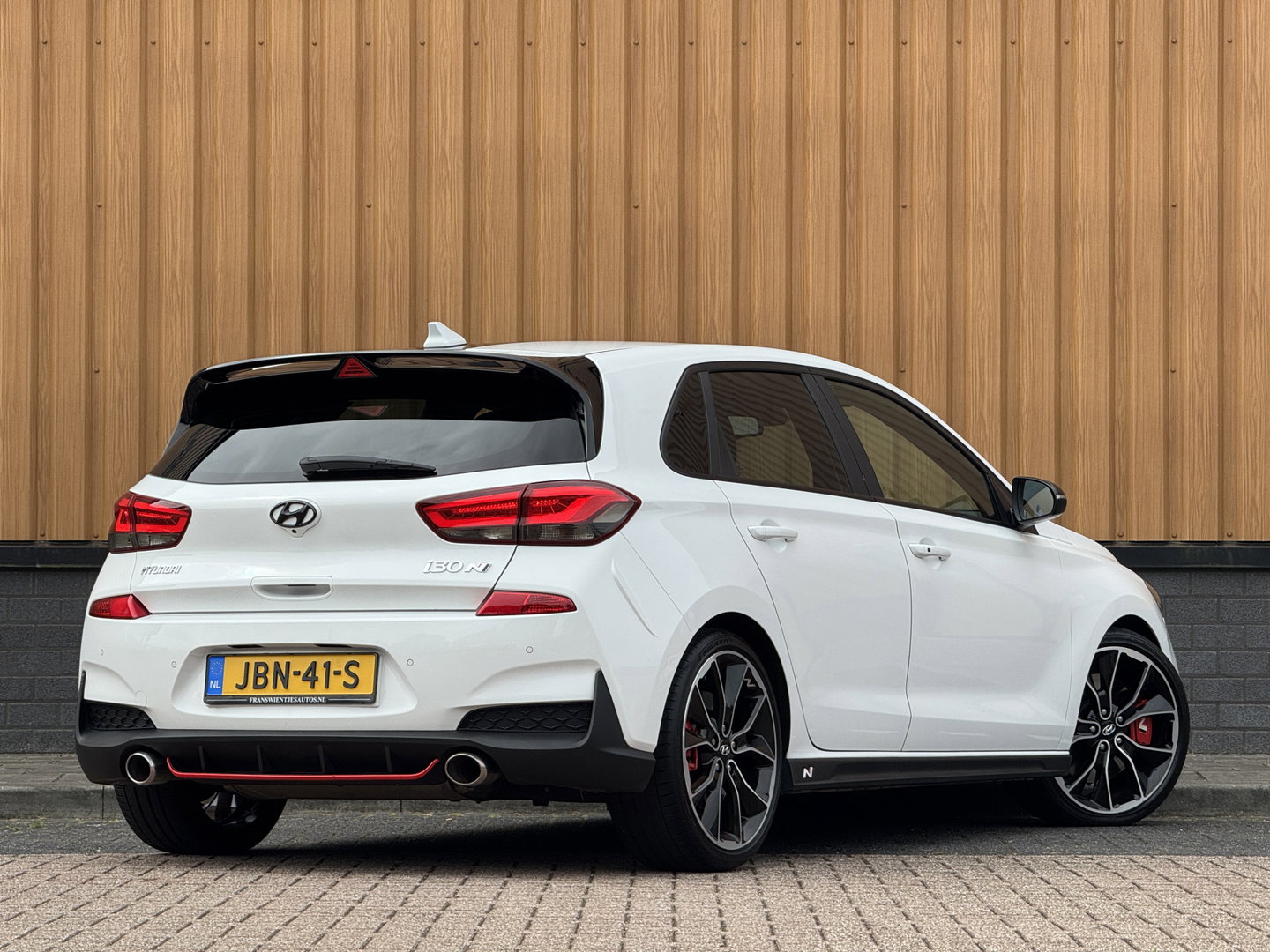Hyundai i30 2.0 T-GDI N2 Performance | 275 PK! | Apple Carplay | Android Auto | Camera | Stuurwielverwarming | Stoelverwarming | Elektrische Stoelen + Geheugen | Lane Assist | Afneembare Trekhaak |