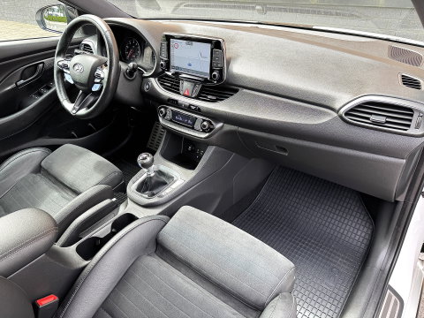 Hyundai i30 2.0 T-GDI N2 Performance | 275 PK! | Apple Carplay | Android Auto | Camera | Stuurwielverwarming | Stoelverwarming | Elektrische Stoelen + Geheugen | Lane Assist | Afneembare Trekhaak |