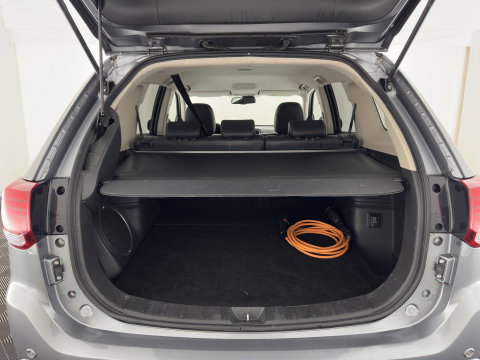 Mitsubishi Outlander 2.0 PHEV instyle Aut *LEATHER | FULL-LED | NAVI-FULLMAP | KEYLESS | TOP-VIEW | HEATED-COMFORTSEATS | ECC | SHIFT-PADDLES | PDC | CRUISE | PRIVACY-GLASS | DAB | TOWBAR | 18''ALU *