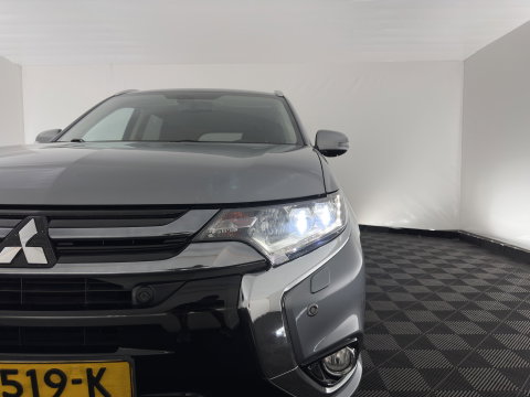 Mitsubishi Outlander 2.0 PHEV instyle Aut *LEATHER | FULL-LED | NAVI-FULLMAP | KEYLESS | TOP-VIEW | HEATED-COMFORTSEATS | ECC | SHIFT-PADDLES | PDC | CRUISE | PRIVACY-GLASS | DAB | TOWBAR | 18''ALU *