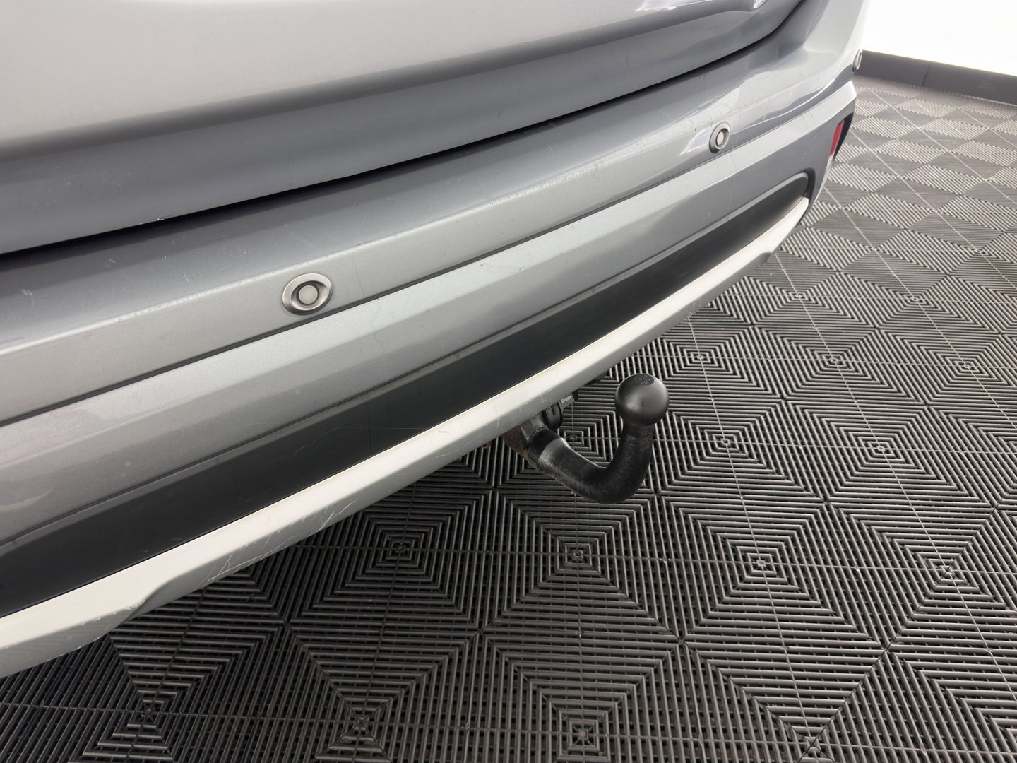 Mitsubishi Outlander 2.0 PHEV instyle Aut *LEATHER | FULL-LED | NAVI-FULLMAP | KEYLESS | TOP-VIEW | HEATED-COMFORTSEATS | ECC | SHIFT-PADDLES | PDC | CRUISE | PRIVACY-GLASS | DAB | TOWBAR | 18''ALU *