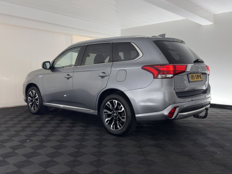 Mitsubishi Outlander 2.0 PHEV instyle Aut *LEATHER | FULL-LED | NAVI-FULLMAP | KEYLESS | TOP-VIEW | HEATED-COMFORTSEATS | ECC | SHIFT-PADDLES | PDC | CRUISE | PRIVACY-GLASS | DAB | TOWBAR | 18''ALU *