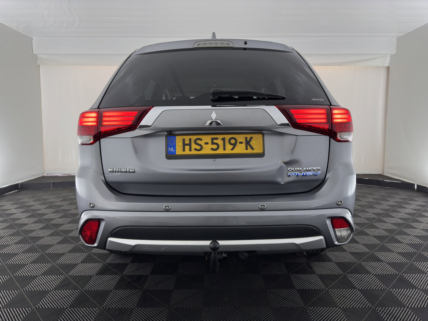 Mitsubishi Outlander 2.0 PHEV instyle Aut *LEATHER | FULL-LED | NAVI-FULLMAP | KEYLESS | TOP-VIEW | HEATED-COMFORTSEATS | ECC | SHIFT-PADDLES | PDC | CRUISE | PRIVACY-GLASS | DAB | TOWBAR | 18''ALU *