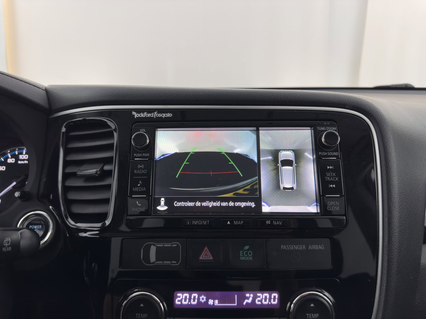 Mitsubishi Outlander 2.0 PHEV instyle Aut *LEATHER | FULL-LED | NAVI-FULLMAP | KEYLESS | TOP-VIEW | HEATED-COMFORTSEATS | ECC | SHIFT-PADDLES | PDC | CRUISE | PRIVACY-GLASS | DAB | TOWBAR | 18''ALU *