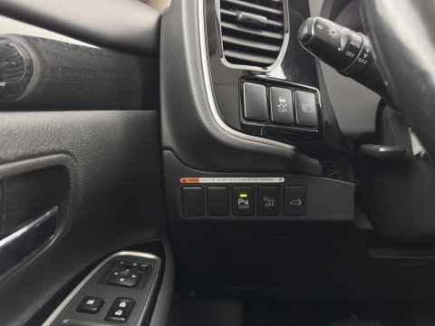 Mitsubishi Outlander 2.0 PHEV instyle Aut *LEATHER | FULL-LED | NAVI-FULLMAP | KEYLESS | TOP-VIEW | HEATED-COMFORTSEATS | ECC | SHIFT-PADDLES | PDC | CRUISE | PRIVACY-GLASS | DAB | TOWBAR | 18''ALU *