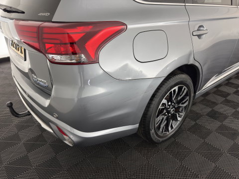 Mitsubishi Outlander 2.0 PHEV instyle Aut *LEATHER | FULL-LED | NAVI-FULLMAP | KEYLESS | TOP-VIEW | HEATED-COMFORTSEATS | ECC | SHIFT-PADDLES | PDC | CRUISE | PRIVACY-GLASS | DAB | TOWBAR | 18''ALU *