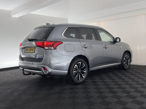 Mitsubishi Outlander 2.0 PHEV instyle Aut *LEATHER | FULL-LED | NAVI-FULLMAP | KEYLESS | TOP-VIEW | HEATED-COMFORTSEATS | ECC | SHIFT-PADDLES | PDC | CRUISE | PRIVACY-GLASS | DAB | TOWBAR | 18''ALU *