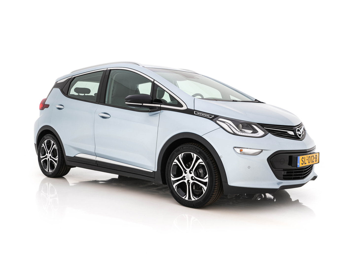 Opel Ampera-E Business executive 60 kWh Aut. *LEATHER | XENON | ADAPTIVE-CRUISE | BLINDSPOT | KEYLESS | BOSE-SOUND | DIGI-COCKPIT | LANE-ASSIST | DAB | ECC | PDC | APP-CONNECT | CCS-FASTLOADER | HEATED-COMFORTSEATS | 17"ALU*