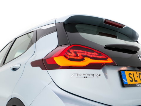 Opel Ampera-E Business executive 60 kWh Aut. *LEATHER | XENON | ADAPTIVE-CRUISE | BLINDSPOT | KEYLESS | BOSE-SOUND | DIGI-COCKPIT | LANE-ASSIST | DAB | ECC | PDC | APP-CONNECT | CCS-FASTLOADER | HEATED-COMFORTSEATS | 17"ALU*