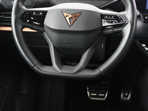 CUPRA Born Business 62 kWh | SOH 91.0% | Panoramadak | Adaptive cruise | Camera | Park assist | Stuur/stoel verwarming | Sfeerverlichting | Full LED |