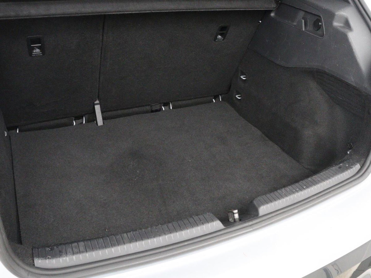 CUPRA Born Business 62 kWh | SOH 91.0% | Panoramadak | Adaptive cruise | Camera | Park assist | Stuur/stoel verwarming | Sfeerverlichting | Full LED |
