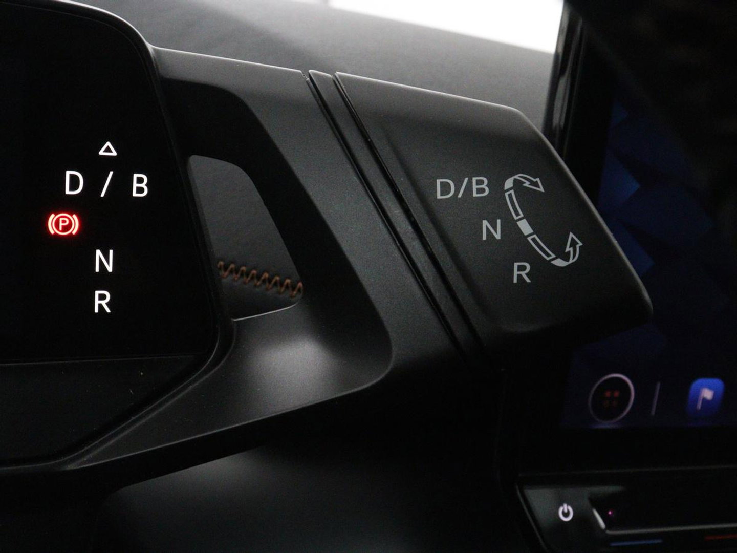 CUPRA Born Business 62 kWh | SOH 91.0% | Panoramadak | Adaptive cruise | Camera | Park assist | Stuur/stoel verwarming | Sfeerverlichting | Full LED |