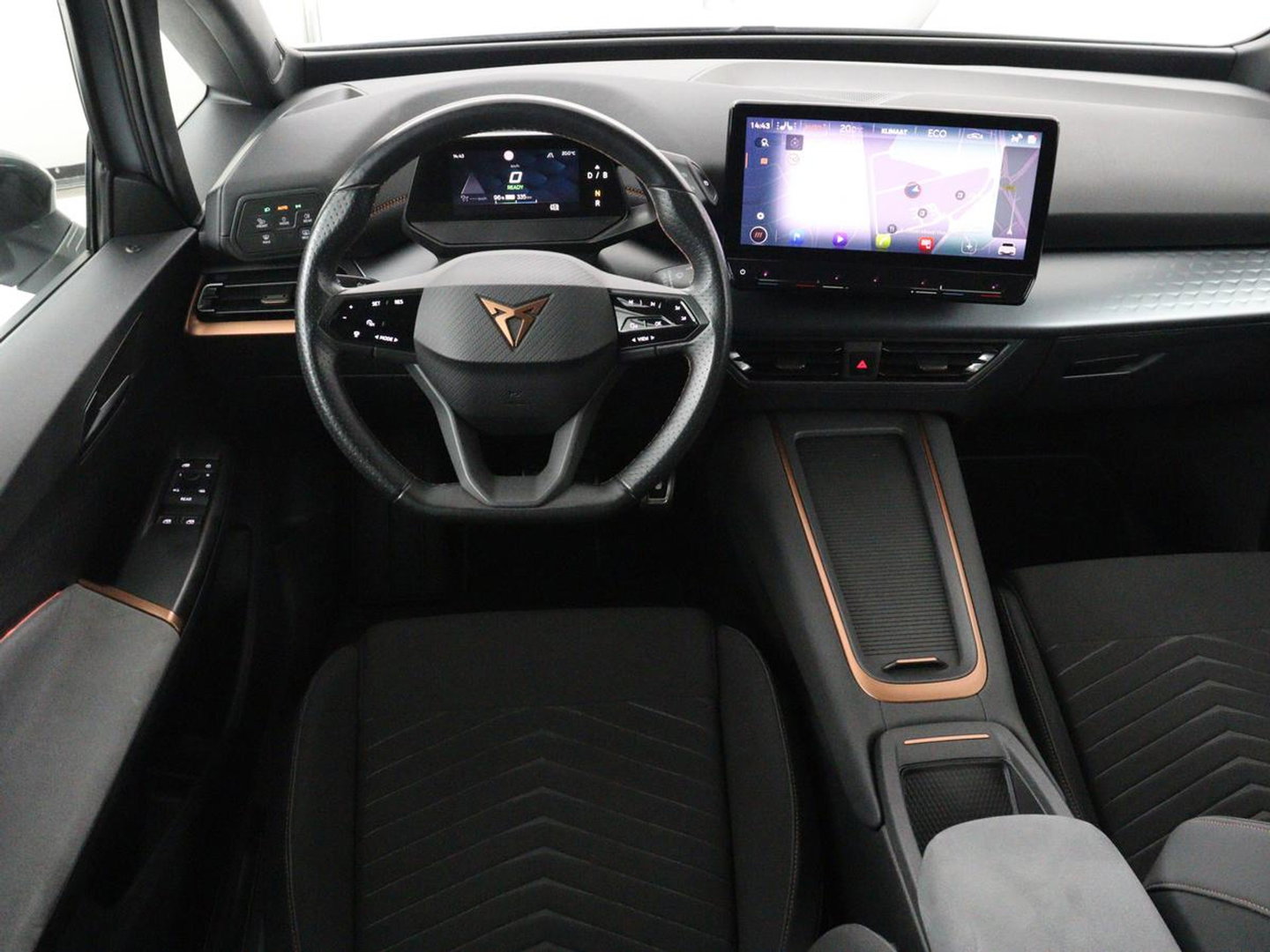 CUPRA Born Business 62 kWh | SOH 91.0% | Panoramadak | Adaptive cruise | Camera | Park assist | Stuur/stoel verwarming | Sfeerverlichting | Full LED |