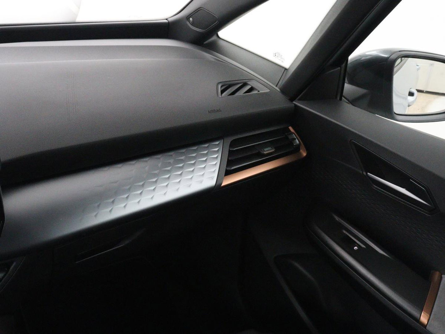CUPRA Born Business 62 kWh | SOH 91.0% | Panoramadak | Adaptive cruise | Camera | Park assist | Stuur/stoel verwarming | Sfeerverlichting | Full LED |