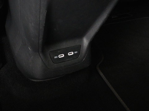 CUPRA Born Business 62 kWh | SOH 91.0% | Panoramadak | Adaptive cruise | Camera | Park assist | Stuur/stoel verwarming | Sfeerverlichting | Full LED |