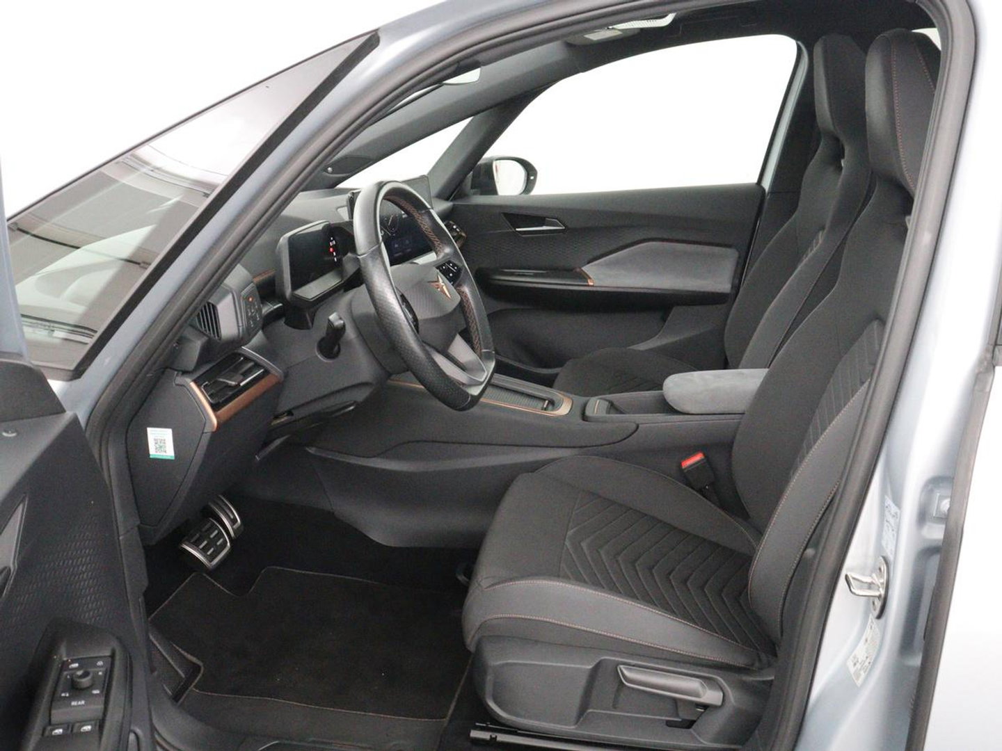 CUPRA Born Business 62 kWh | SOH 91.0% | Panoramadak | Adaptive cruise | Camera | Park assist | Stuur/stoel verwarming | Sfeerverlichting | Full LED |