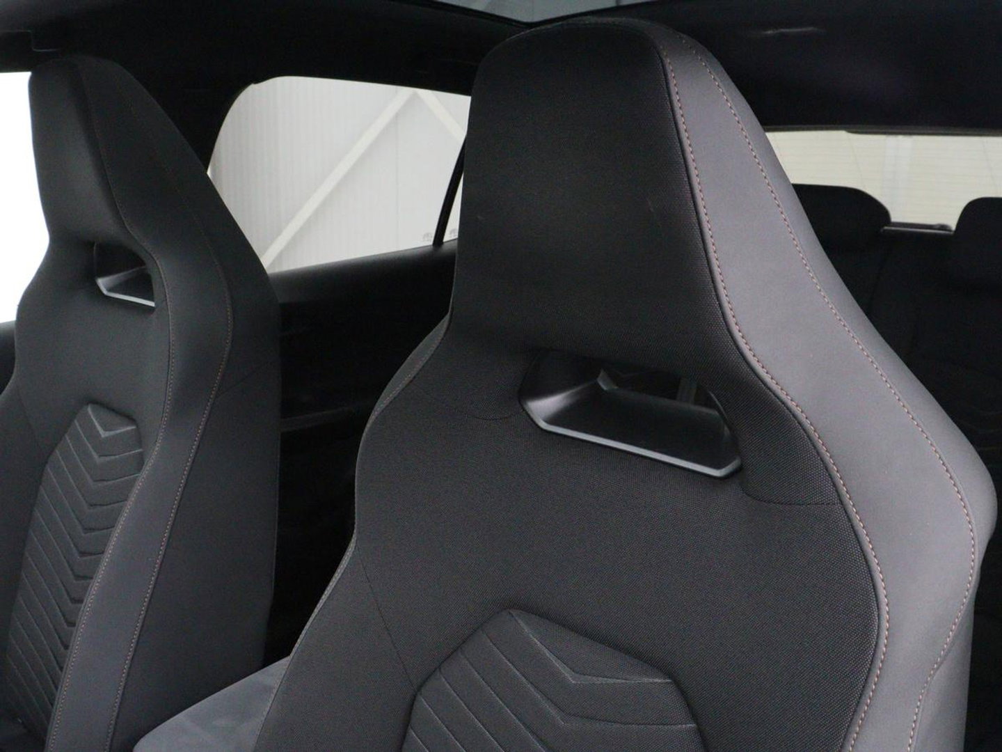 CUPRA Born Business 62 kWh | SOH 91.0% | Panoramadak | Adaptive cruise | Camera | Park assist | Stuur/stoel verwarming | Sfeerverlichting | Full LED |