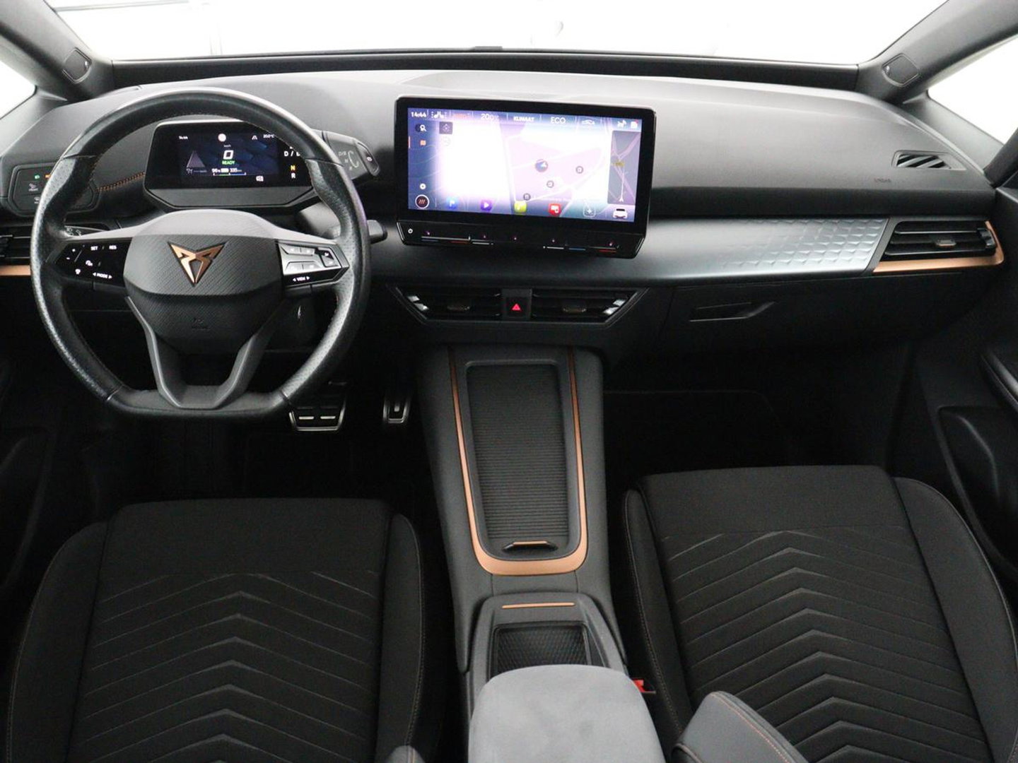CUPRA Born Business 62 kWh | SOH 91.0% | Panoramadak | Adaptive cruise | Camera | Park assist | Stuur/stoel verwarming | Sfeerverlichting | Full LED |
