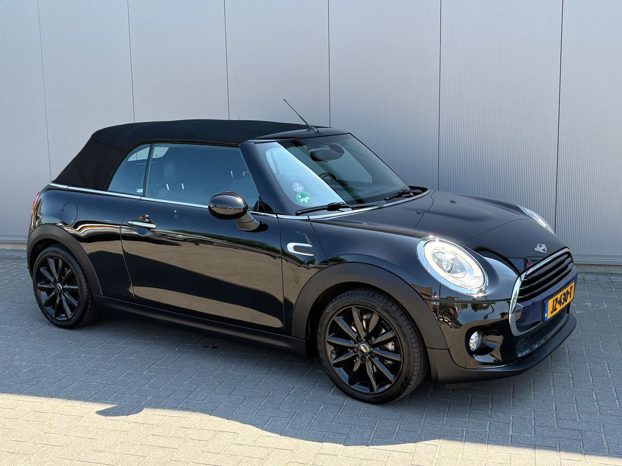 MINI Cooper Cabrio