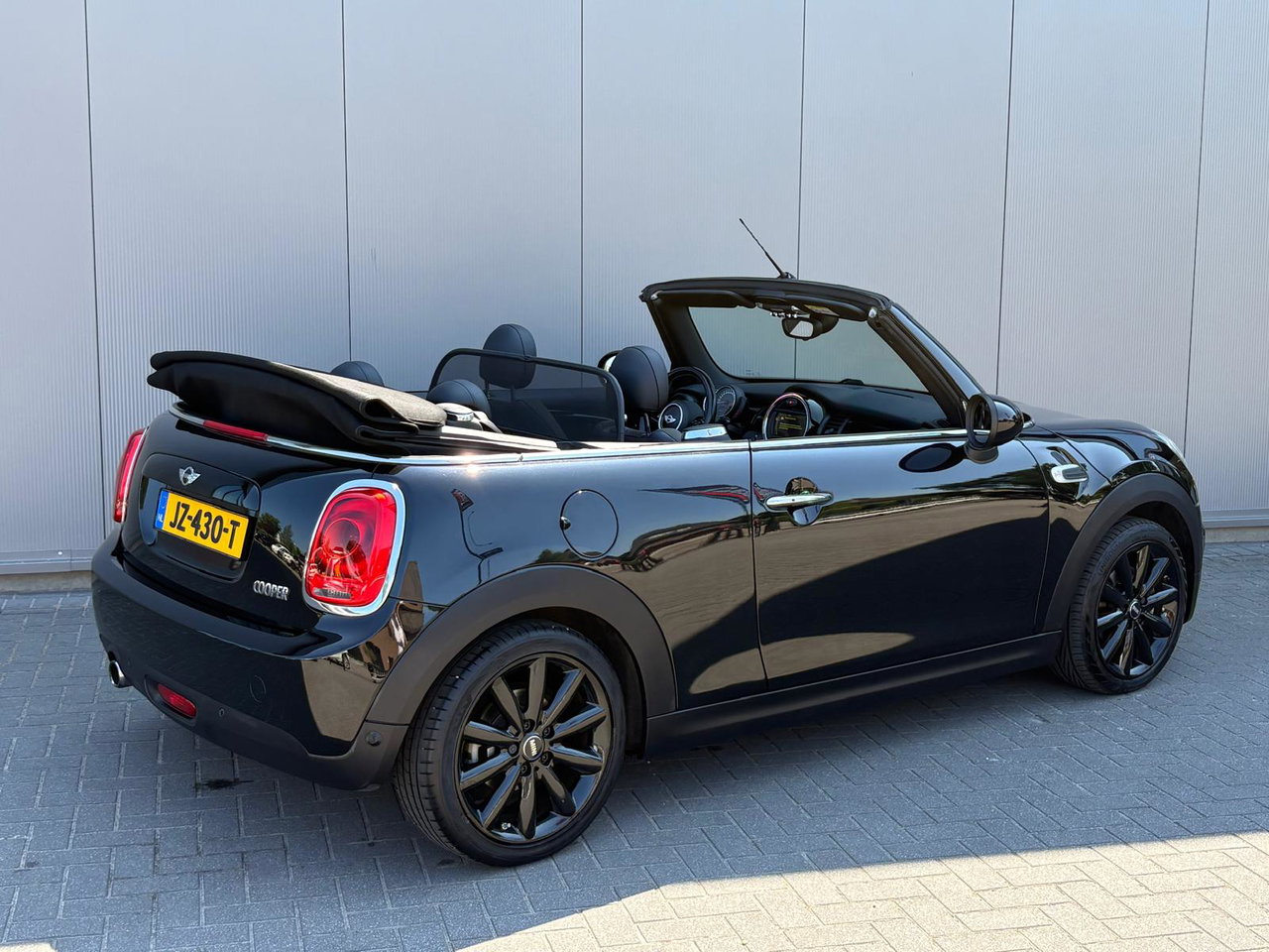 MINI Cooper Cabrio