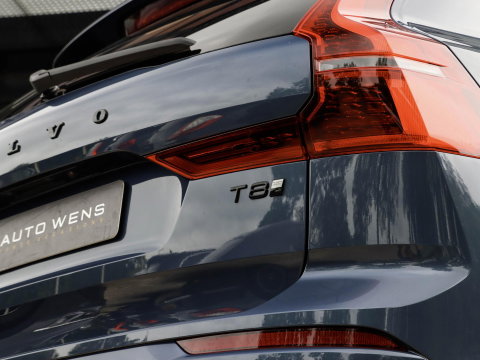 Volvo XC60 T8 AWD Plus Black Edition NIEUW| 21'' | HeadUp | Pano | 360 camera | Getint glas