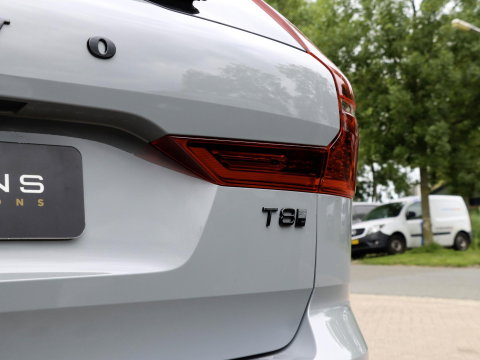 Volvo XC60 T8 AWD Plus Black Edition NIEUW| 21'' | HeadUp | Pano | 360 camera | Getint glas