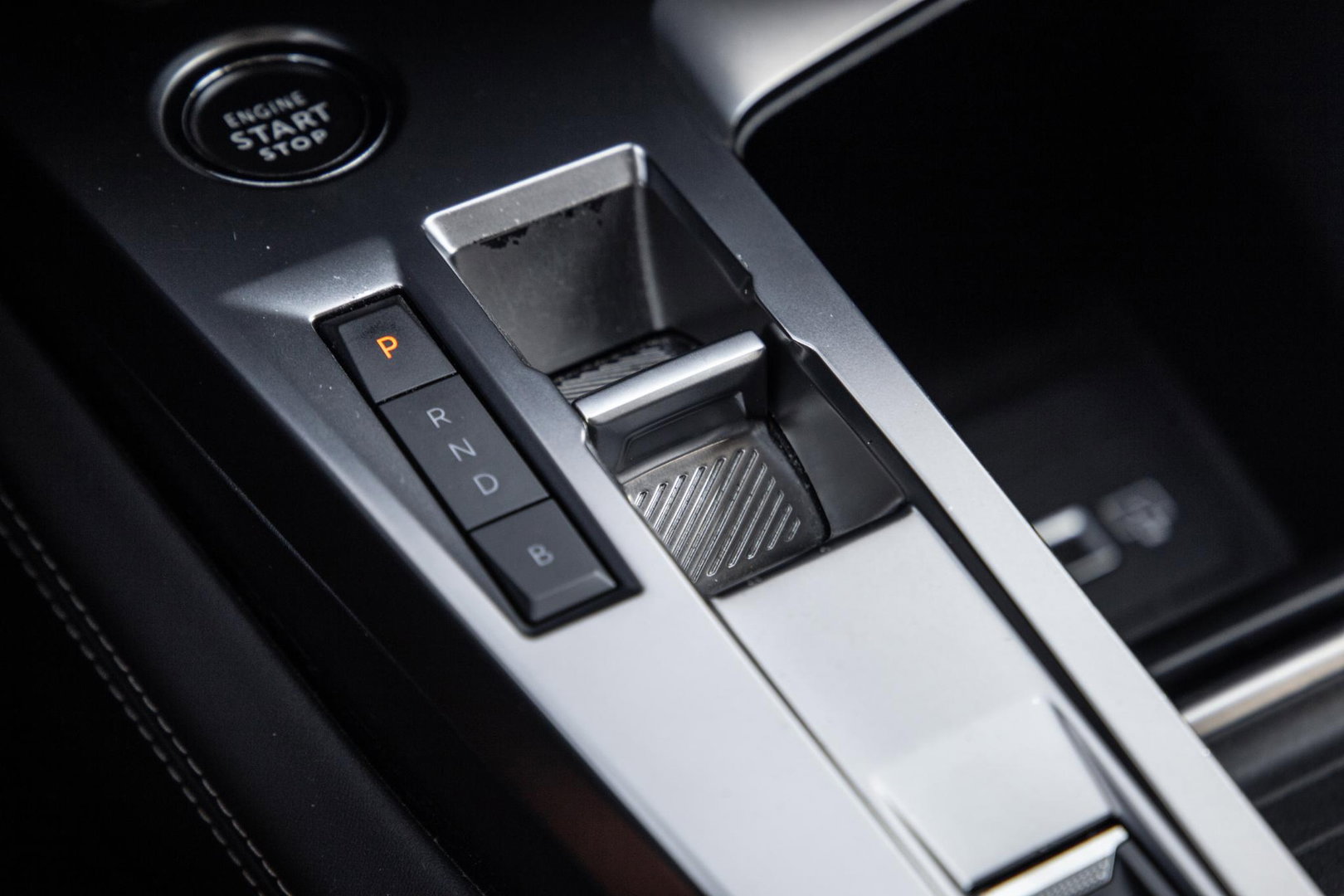 Peugeot 308 SW 1.6 HYbrid 180 GT Pack Business AIRCO / CRUISE CONTROLE / CARPLAY / PLUG IN HYBRID / STOELVERWARMING