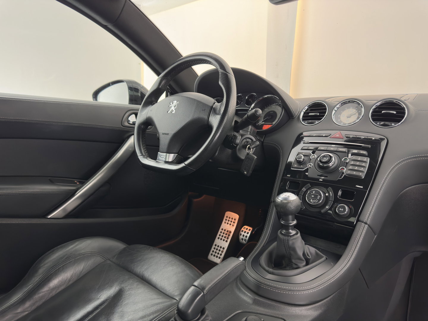 Peugeot RCZ 2.0 HDiF *LEATHER | XENON | HEATED-SPORTSEATS | MEMORY-PACK | NAVI-FULLMAP | ECC | PDC | CRUISE | 19''ALU*