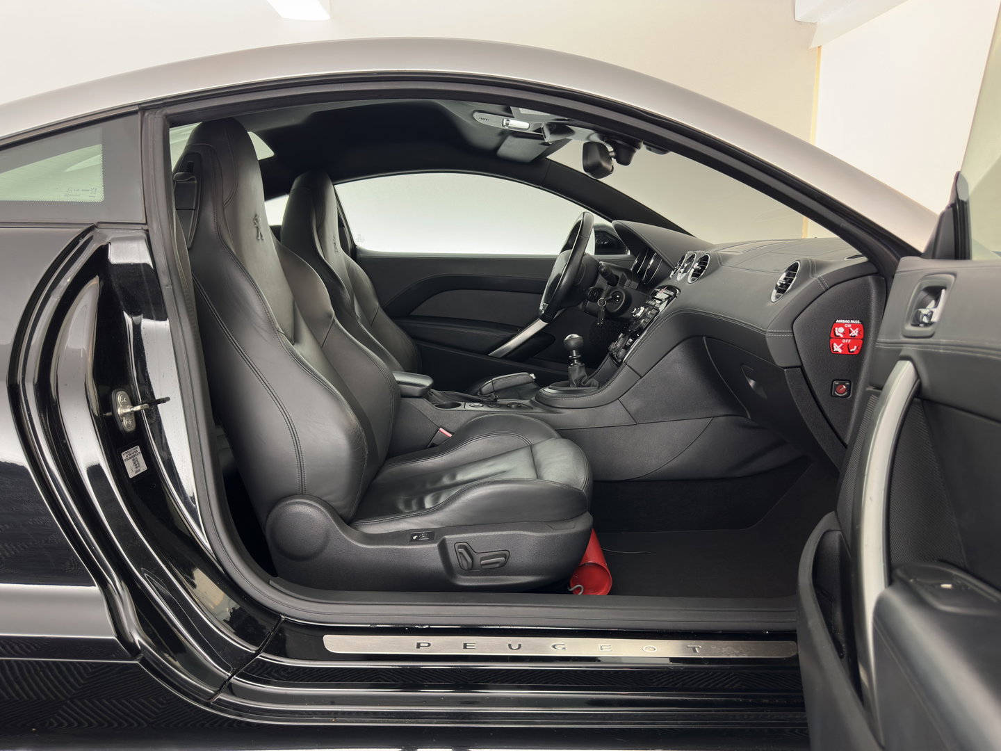 Peugeot RCZ 2.0 HDiF *LEATHER | XENON | HEATED-SPORTSEATS | MEMORY-PACK | NAVI-FULLMAP | ECC | PDC | CRUISE | 19''ALU*