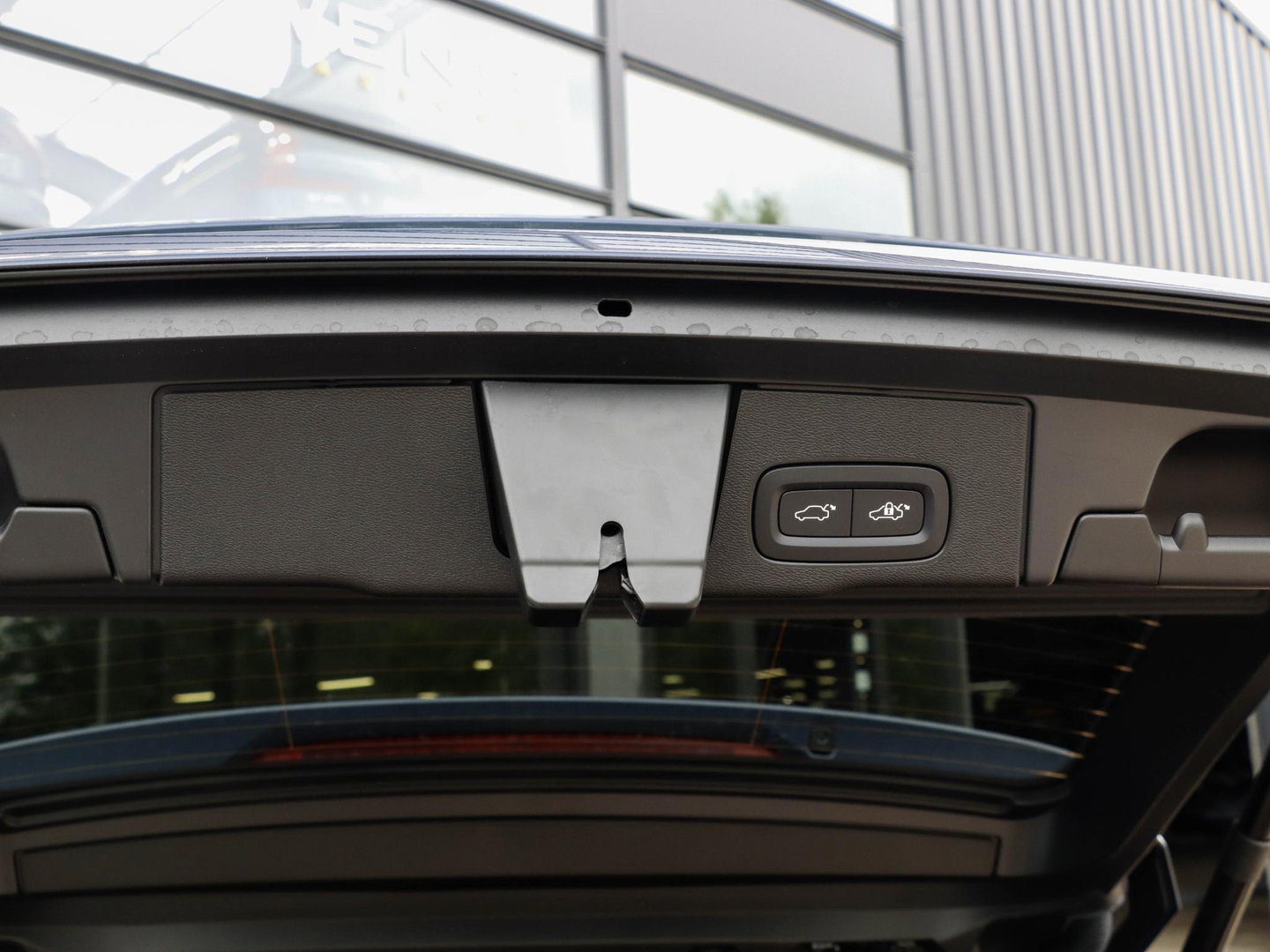 Volvo XC60 T6 AWD Ultra Black Edition | NIEUW | Pano | Getint glas | 21'' dubbelspaaks zwarte velgen