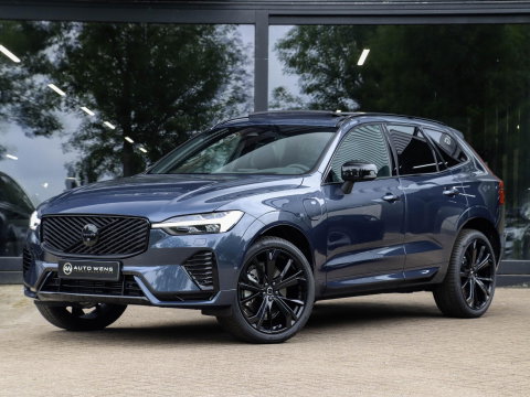 Volvo XC60 T6 AWD Ultra Black Edition | NIEUW | Pano | Getint glas | 21'' dubbelspaaks zwarte velgen