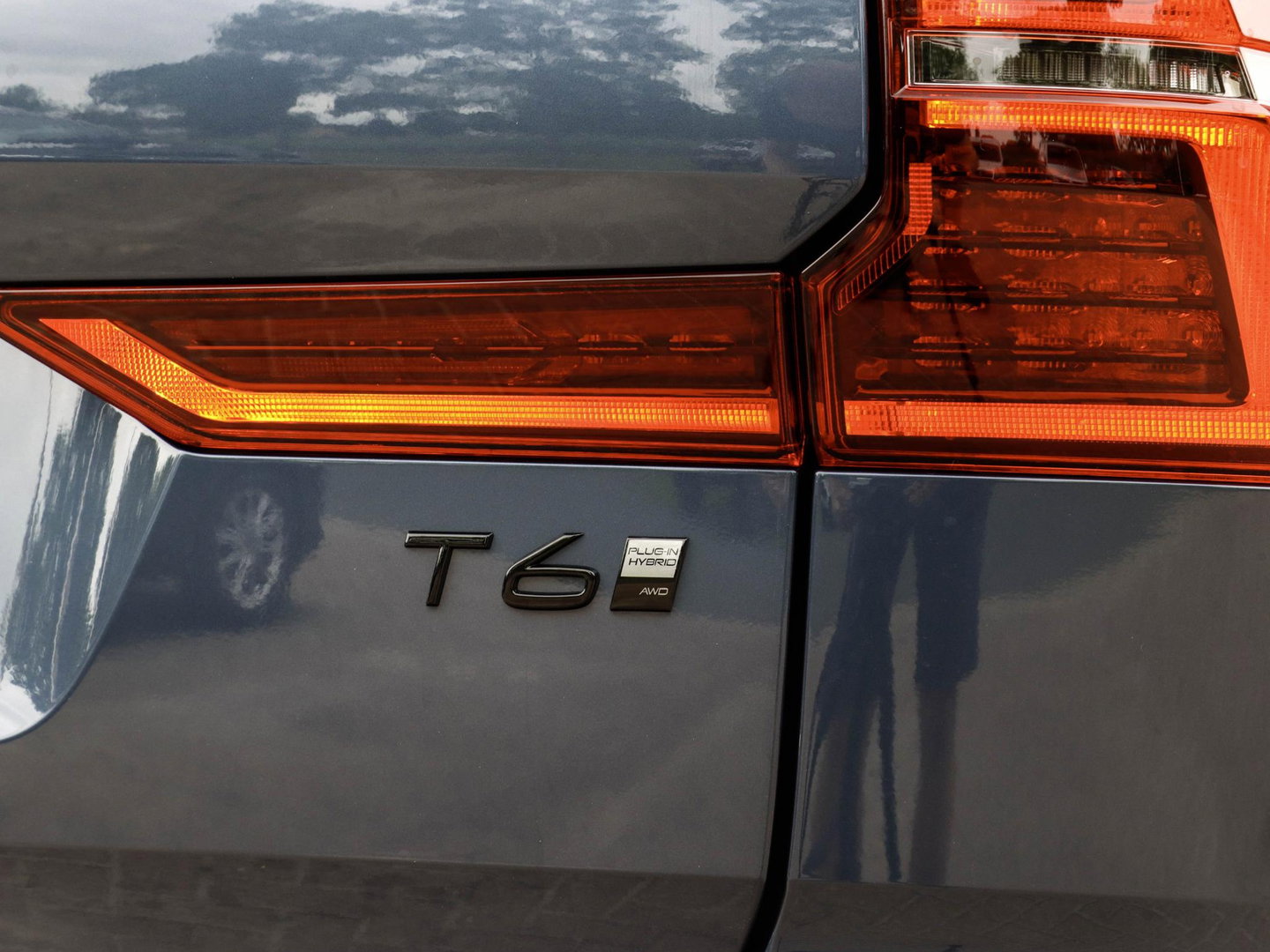 Volvo XC60 T6 AWD Ultra Black Edition | NIEUW | Pano | Getint glas | 21'' dubbelspaaks zwarte velgen
