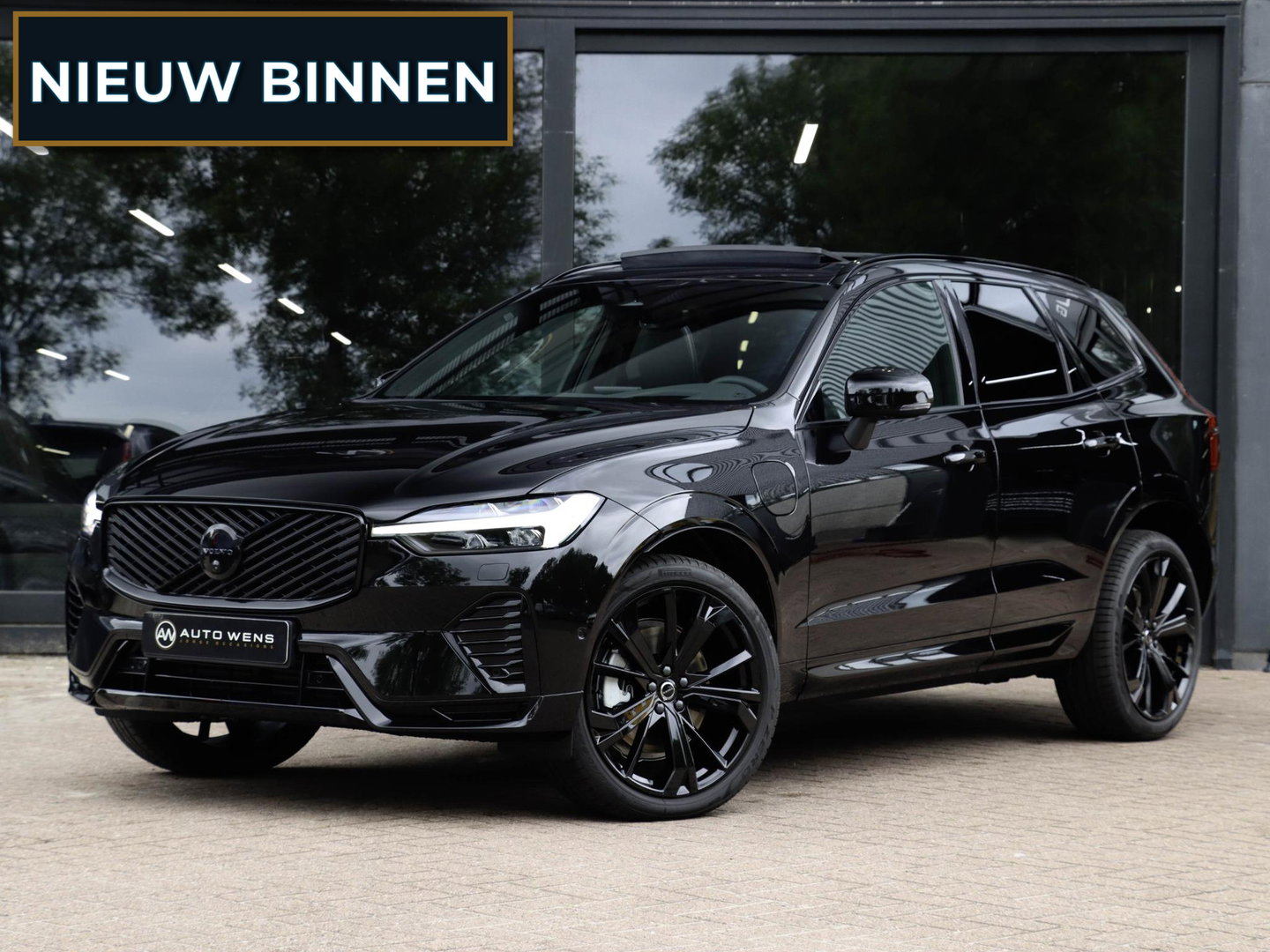 Volvo XC60 T6 AWD Ultra Black Edition | NIEUW | Pano | Getint glas | 21'' dubbelspaaks zwarte velgen