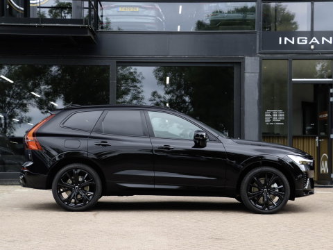 Volvo XC60 T6 AWD Ultra Black Edition | NIEUW | Pano | Getint glas | 21'' dubbelspaaks zwarte velgen