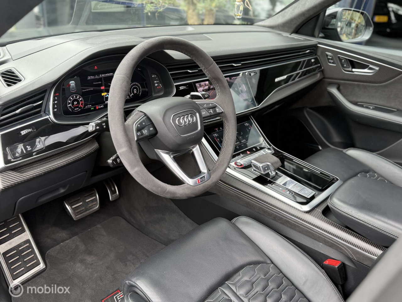 Audi RSQ8