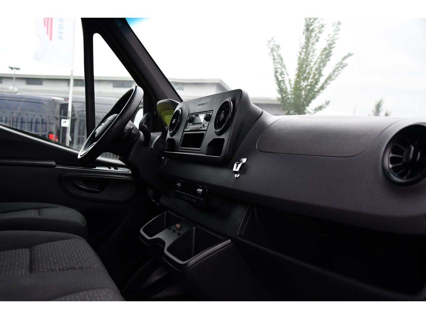 Mercedes-Benz Sprinter 319 V6 3.0 CDI L2H1 DC 4x4 PB Edtion Cruise, Carplay, 4Matic, 10,5'' Mbux, Automaat, Airco, Uniek!