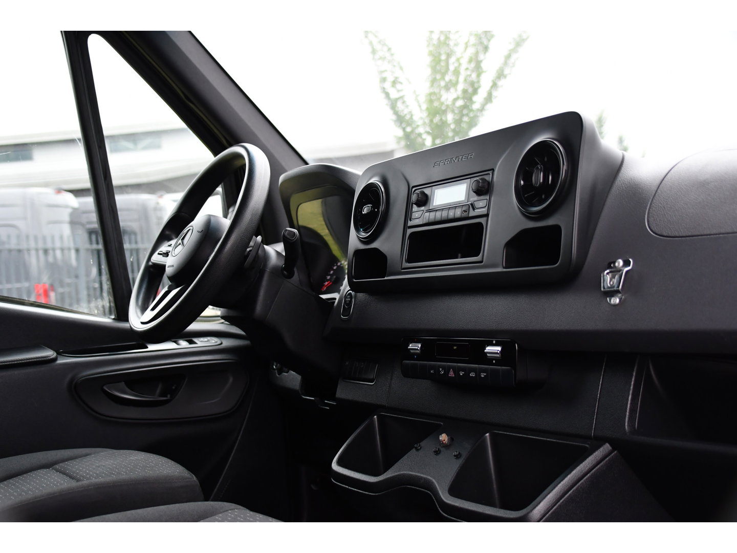 Mercedes-Benz Sprinter 319 V6 3.0 CDI L2H1 DC 4x4 PB Edtion Cruise, Carplay, 4Matic, 10,5'' Mbux, Automaat, Airco, Uniek!