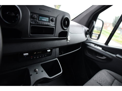 Mercedes-Benz Sprinter 319 V6 3.0 CDI L2H1 DC 4x4 PB Edtion Cruise, Carplay, 4Matic, 10,5'' Mbux, Automaat, Airco, Uniek!