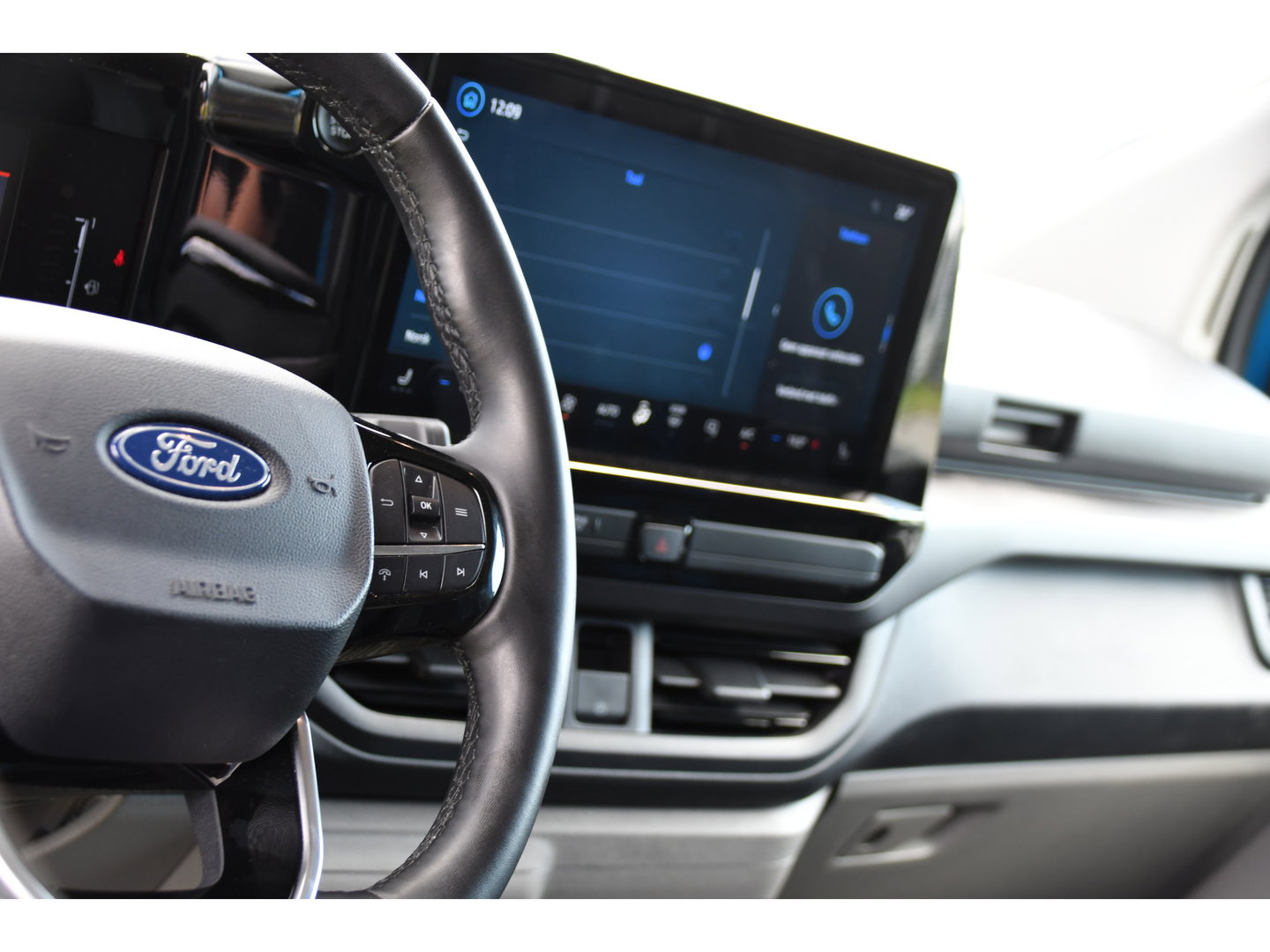 Ford Transit Custom 300 2.0 TDCI L1H1 Sport Camera, Cruise, Carplay, Virtual, 170pk, Stoelverwarming, Automaat, LED, Multimedia, Sensoren, Uniek!