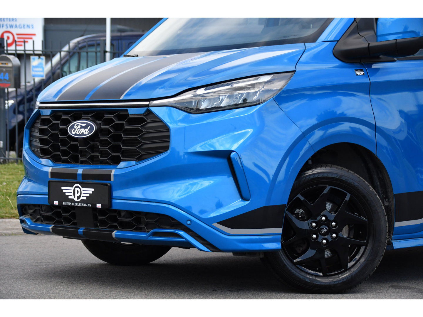Ford Transit Custom 300 2.0 TDCI L1H1 Sport Camera, Cruise, Carplay, Virtual, 170pk, Stoelverwarming, Automaat, LED, Multimedia, Sensoren, Uniek!