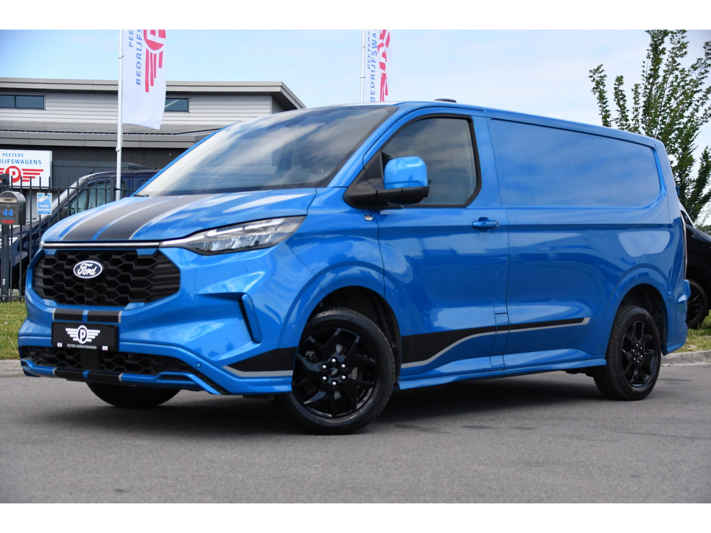 Ford Transit Custom 300 2.0 TDCI L1H1 Sport Camera, Cruise, Carplay, Virtual, 170pk, Stoelverwarming, Automaat, LED, Multimedia, Sensoren, Uniek!