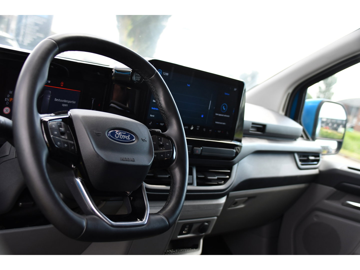 Ford Transit Custom 300 2.0 TDCI L1H1 Sport Camera, Cruise, Carplay, Virtual, 170pk, Stoelverwarming, Automaat, LED, Multimedia, Sensoren, Uniek!