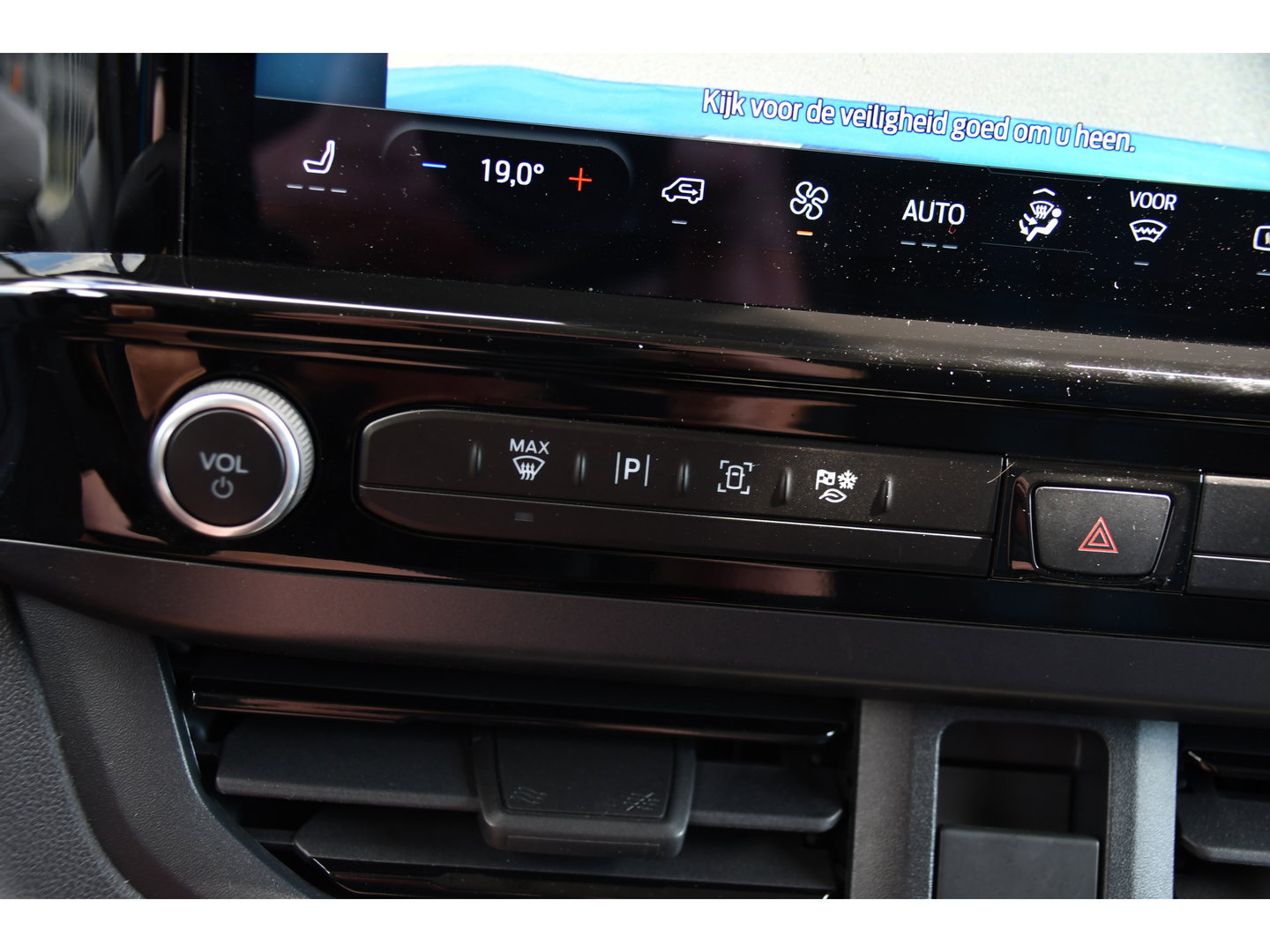 Ford Transit Custom 300 2.0 TDCI L1H1 Sport Camera, Cruise, Carplay, Virtual, 170pk, Stoelverwarming, Automaat, LED, Multimedia, Sensoren, Uniek!