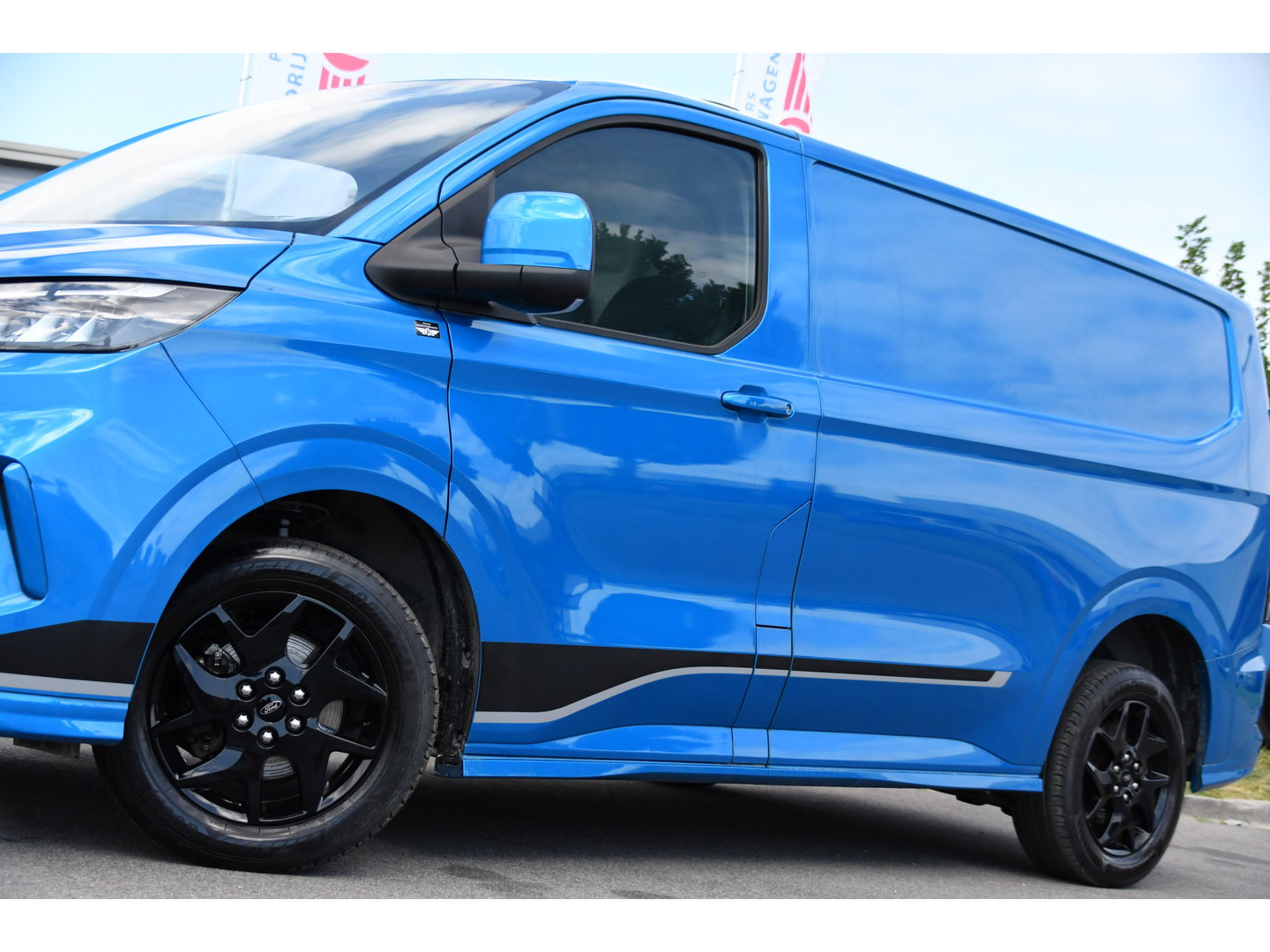 Ford Transit Custom 300 2.0 TDCI L1H1 Sport Camera, Cruise, Carplay, Virtual, 170pk, Stoelverwarming, Automaat, LED, Multimedia, Sensoren, Uniek!